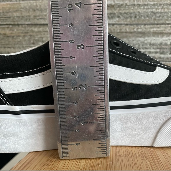 Vans Canvas NEW Old Skool size 7.5 - Picture 3 of 8